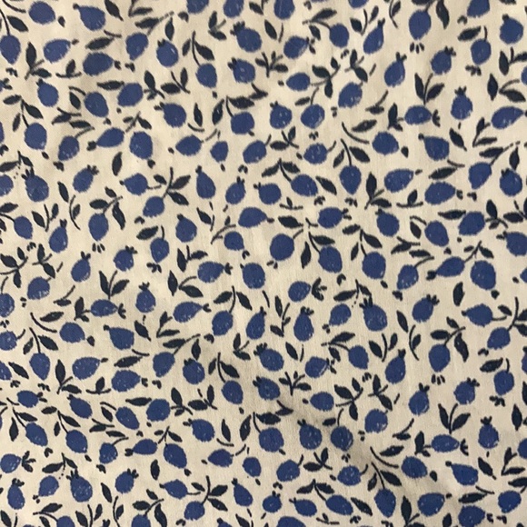 Michael Kors Medium Slim Fit Button Down - Picture 6 of 8